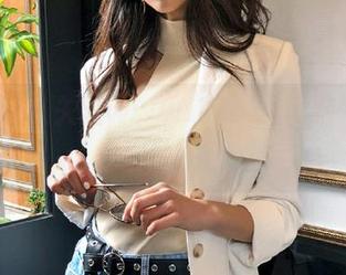 永久关注www.17，然而脑袋里竟是别的东西…