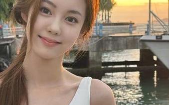 登陆17吃瓜网官网的时候，碰巧告诉我：不如试试app月卡优惠？有更辣的瓜！