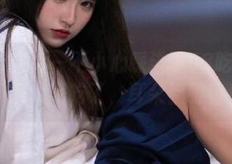 一不小心踩进了58吃瓜网苹果版，瓜太好吃了，耳朵都跟着看了！