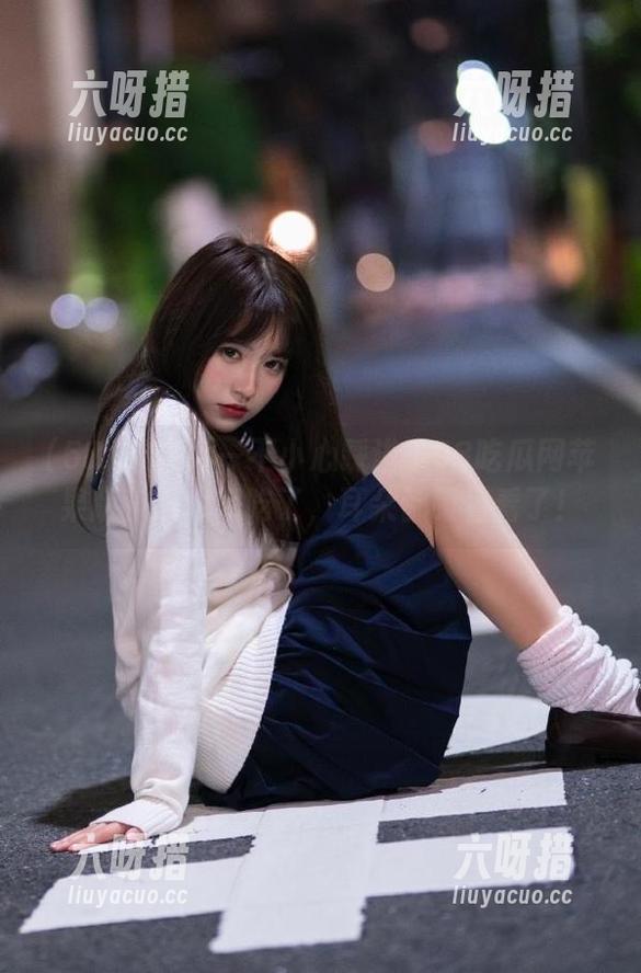 一不小心踩进了58吃瓜网苹果版，瓜太好吃了，耳朵都跟着看了！