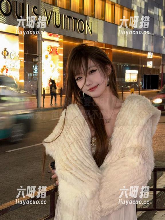 照理说不要在911黑料的首页迷失，但每次都忍不住拨个浪～