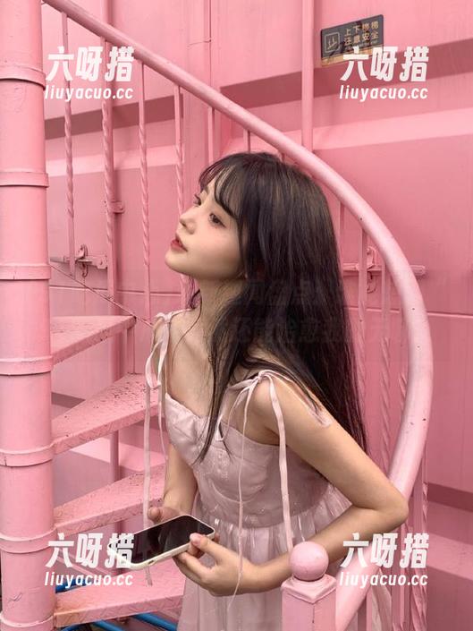 91吃瓜中心 最新趣闻盘点:谁能想到“91吃瓜中心”竟然还能治愈我的无聊?