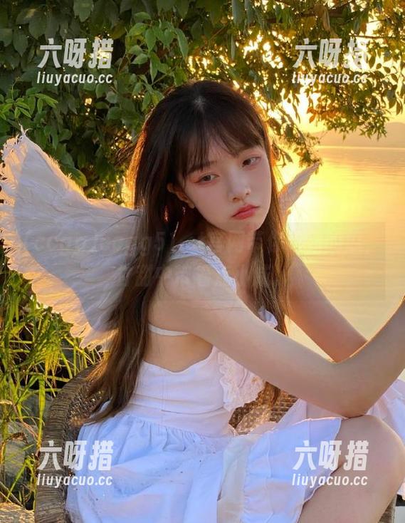 ccgg ccgg51.ct官网带你吃到的瓜,甘甜中带着点小咸。