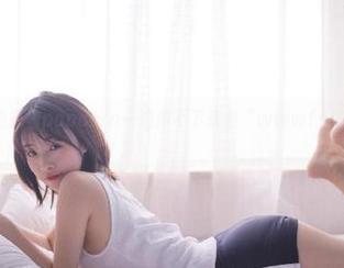 一边捧着popcorn一边停不下来看“wwwfuli”视频的我…