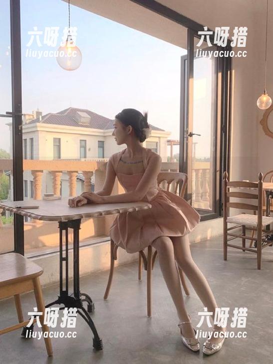 想探头探脑？快来911吃瓜网iOS中心入口！这里的瓜好大！