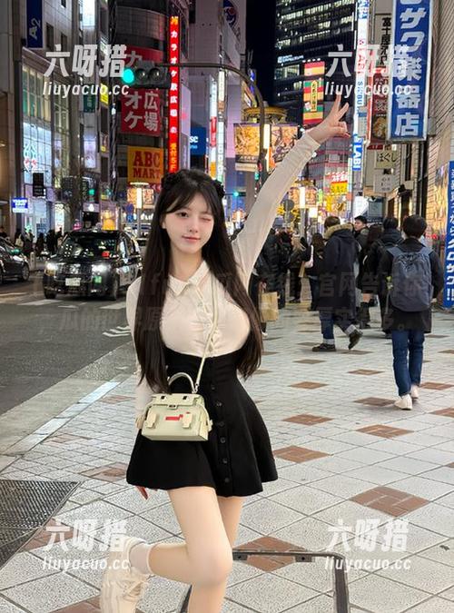 吃瓜网 51fun吃瓜网在线:官网告诉你,瓜的世界原来比你想像的要厚实得多。