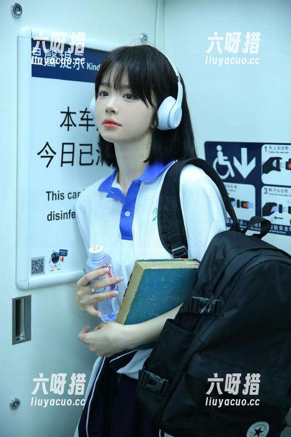 吃瓜网 某天出门就迷路了,5.1吃瓜网说永不迷路,不如干脆回家吃瓜!
