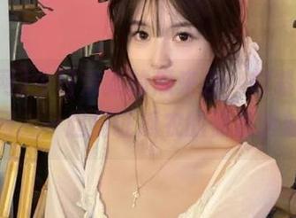 今日清新的瓜来袭，赶紧下载吃瓜网，一起见证瓜农的惊喜时刻！