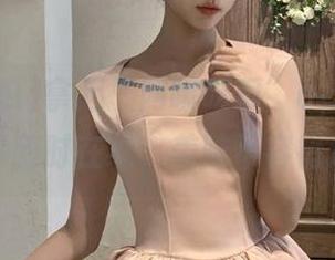 拿起“网曝吃瓜”app，吃瓜心情随时在线，美味不容错过！
