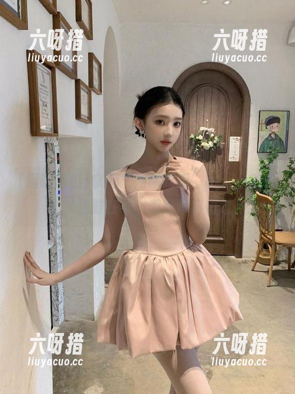 网曝吃瓜 拿起“网曝吃瓜”app,吃瓜心情随时在线,美味不容错过!