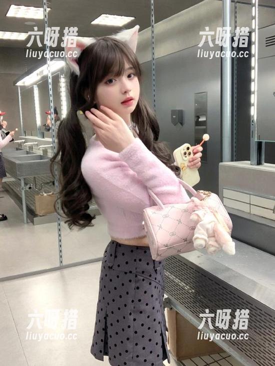 不怕剧透的朋友，黑料吃瓜网这里的下载链接任你肆意畅游！