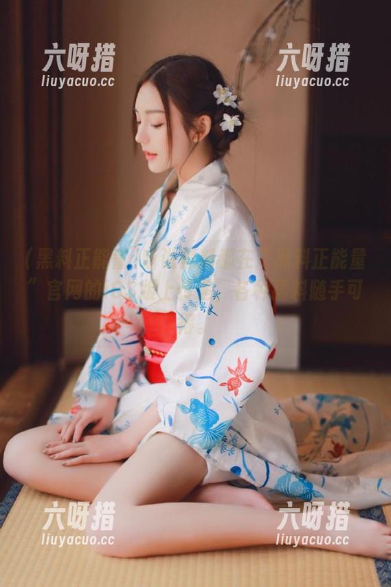 黑料正能量 听说黑料都在“黑料正能量”官网的iOS版上传递,各种猛料随手可得。