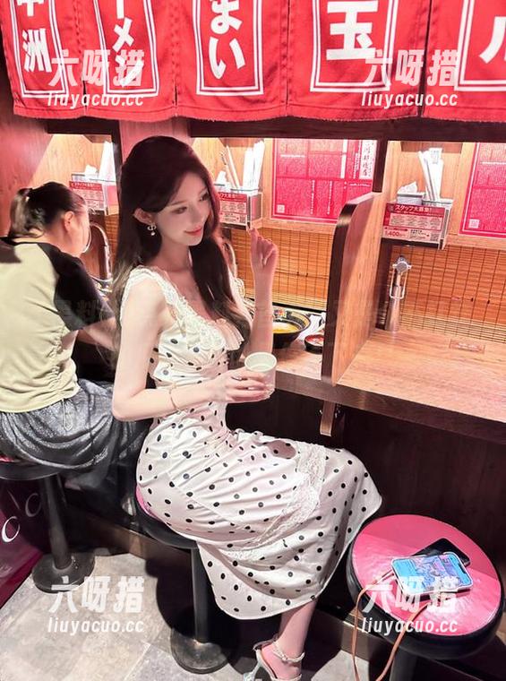 黑料社 点开黑料社首页,又是个不打烊的瓜季,真的是停不下来!