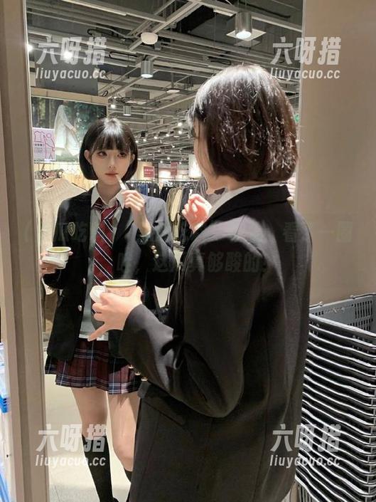 黑瓜吃料 “黑瓜吃料”导航:看了一圈,哇,这瓜真够酸的!